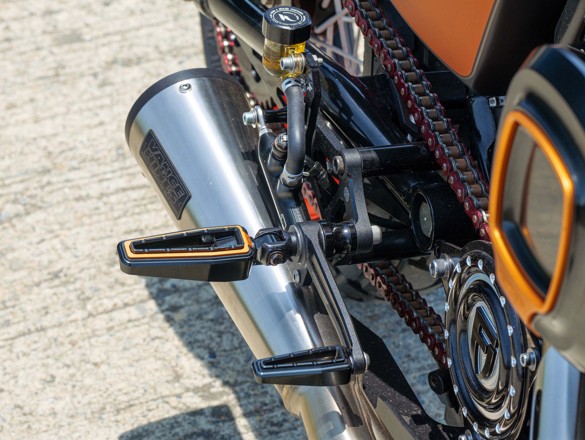 FOOTPEGS